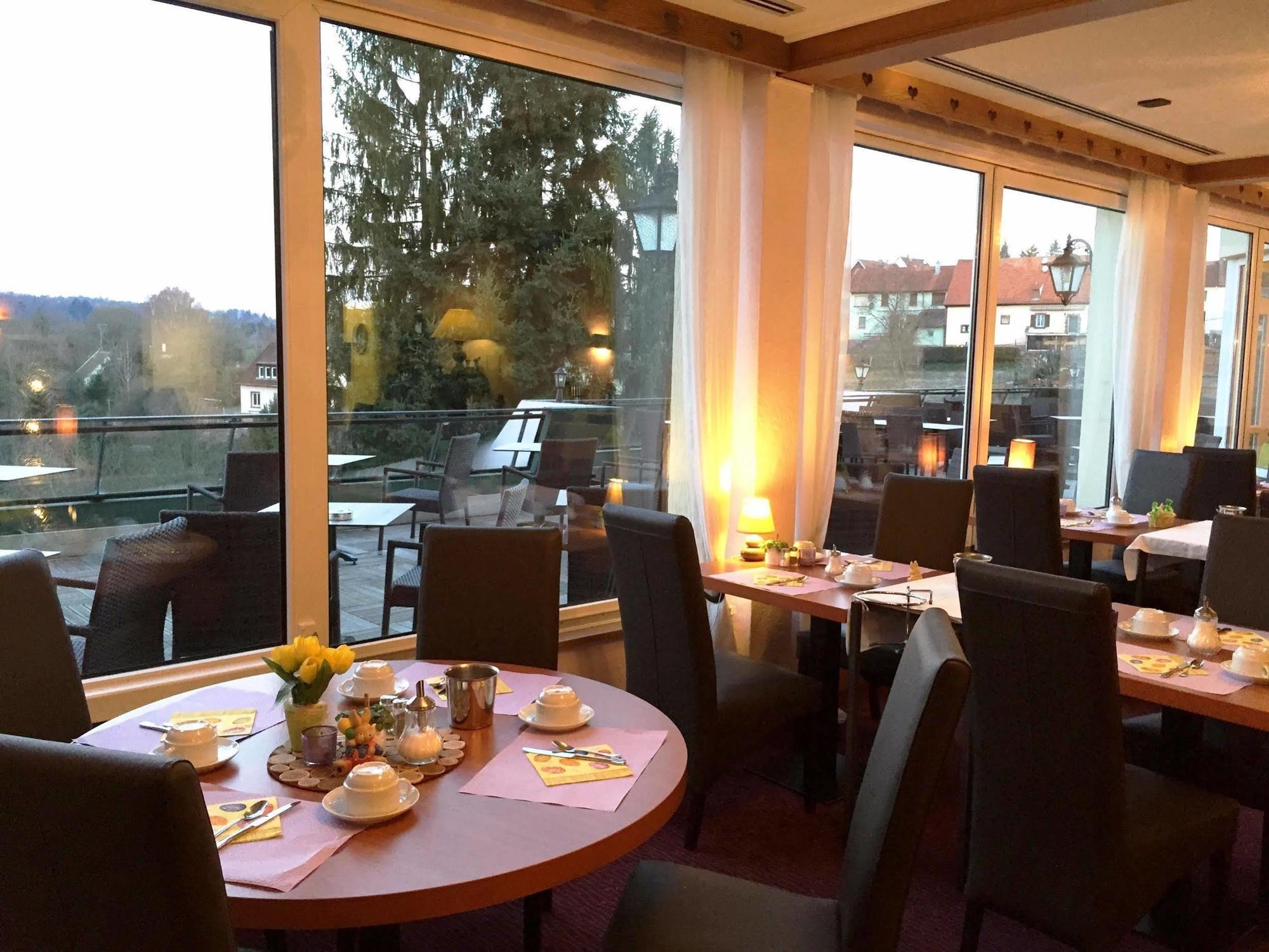 Hotel Restaurant Aux Trois Roses La Petite-Pierre Ngoại thất bức ảnh